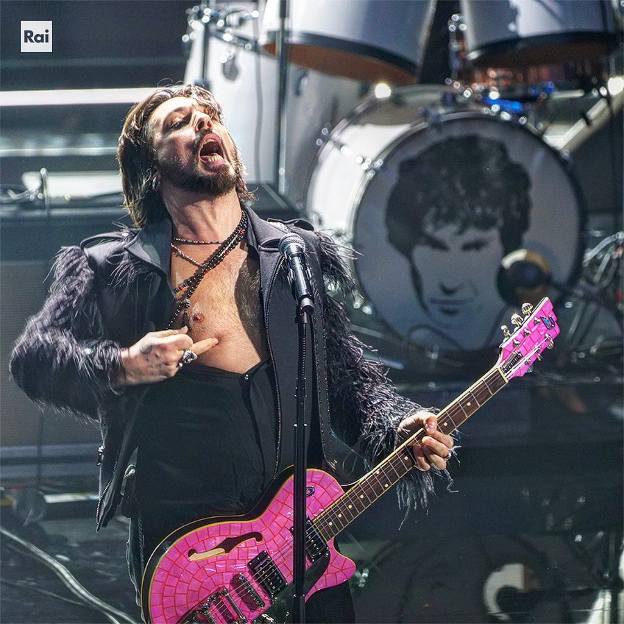 В Италии прошел легендарный фестиваль Сан-Ремо 2022: яркие фото и видео