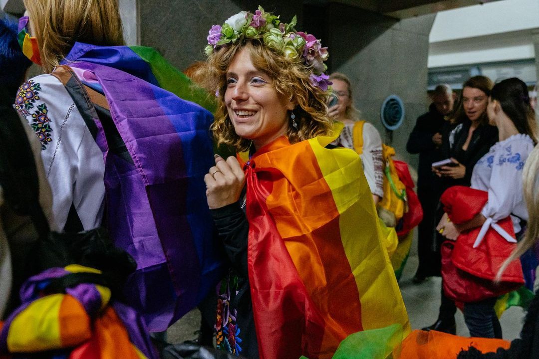 "Ми боремось за Україну": у харківському метро ЛГБТ-активісти провели марш (фото)
