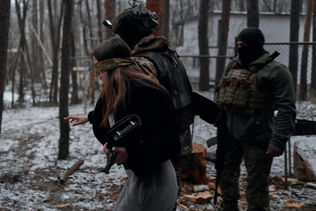 Військовий освідчився дівчині прямо на лінії зіткнення: зворушливі фото