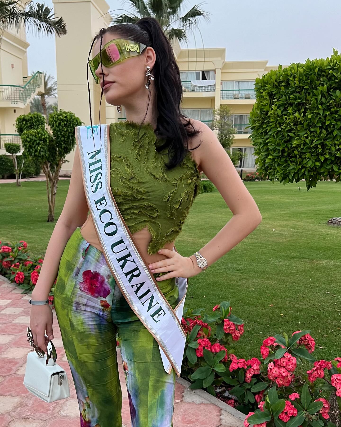 В каком наряде Ангелина Усанова прибыла в Египет на Miss Eco International 2024