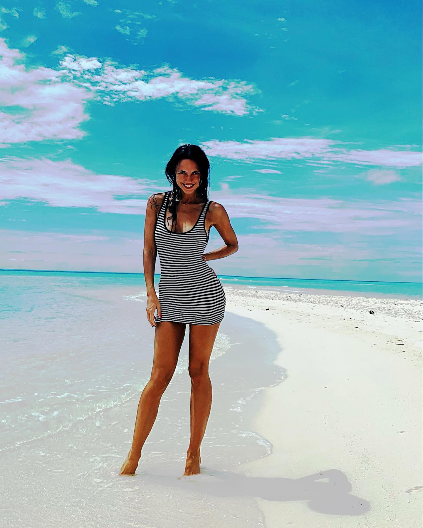 Виктория Смеюха в бикини завораживает знойными фото с Мальдив