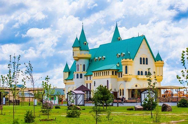 Де відпочити в Київській області на вихідних: топ локацій, які вражають (фото)