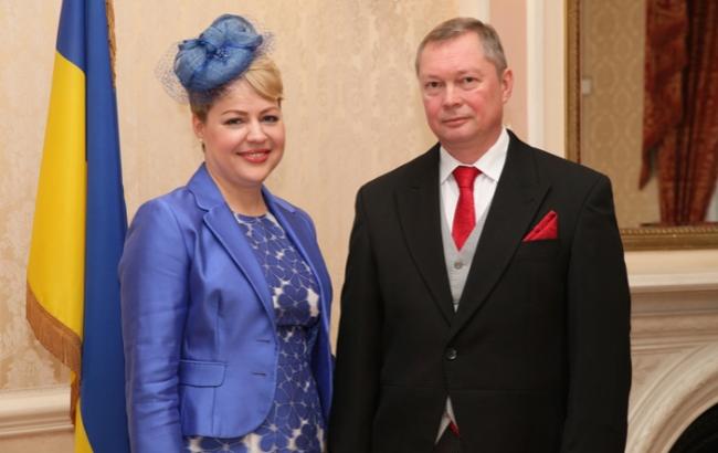 Платье украинского посла на приеме у королевы великобритании